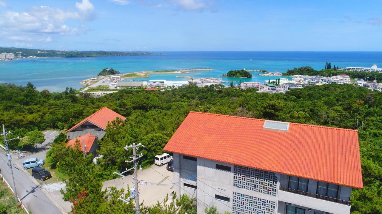 Apartment ホテルコンドミニアム土花土花 Onna